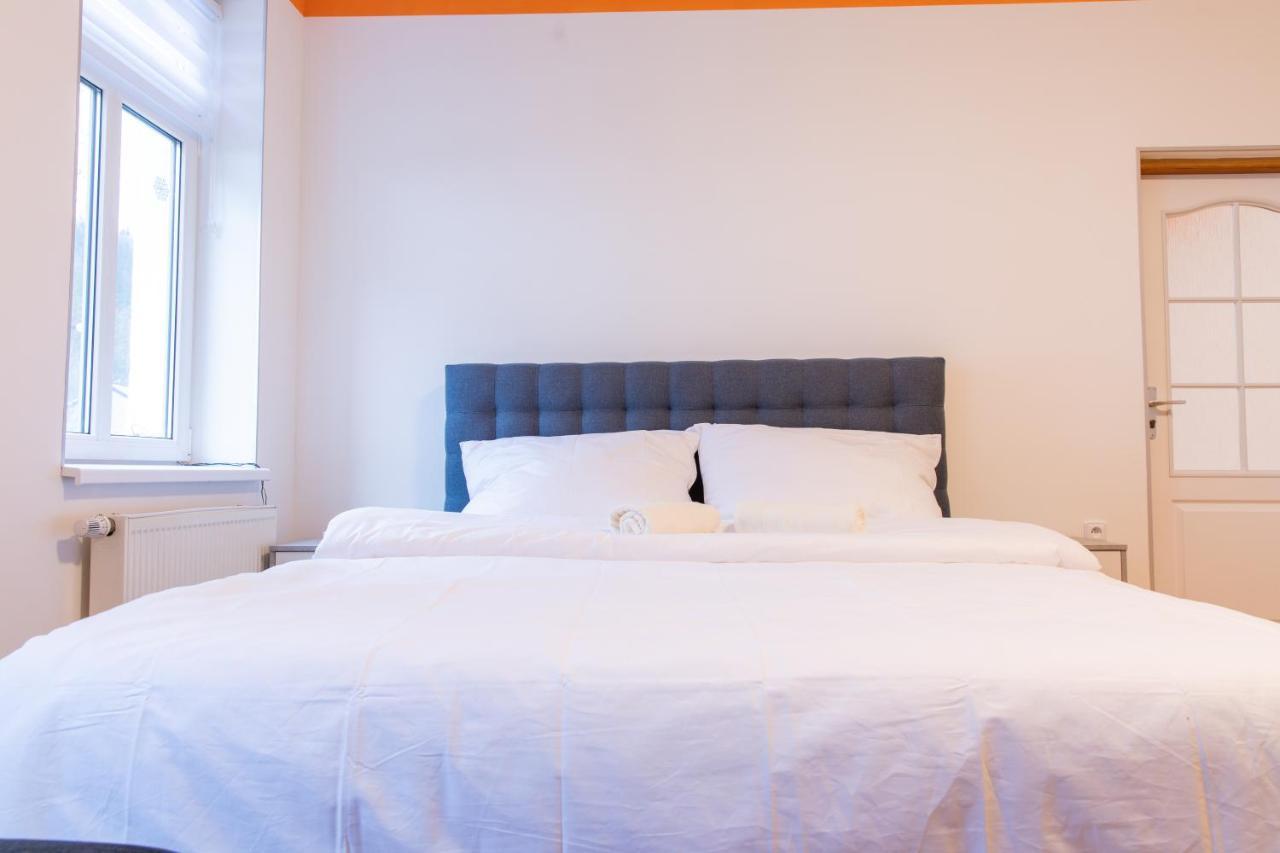 Tuan Long Apartments Яхимов Екстериор снимка
